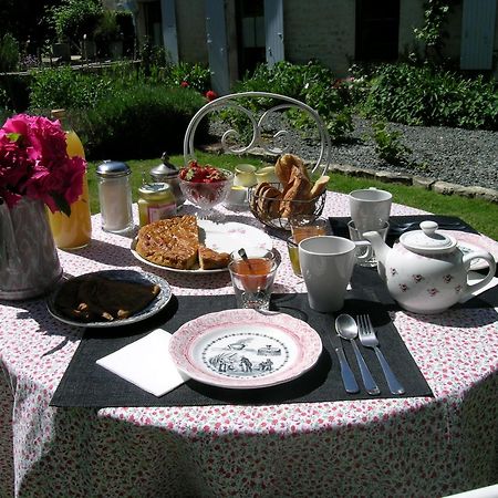 Les 2 Madeleine Bed & Breakfast Saint-Saturnin-du-Bois Ngoại thất bức ảnh