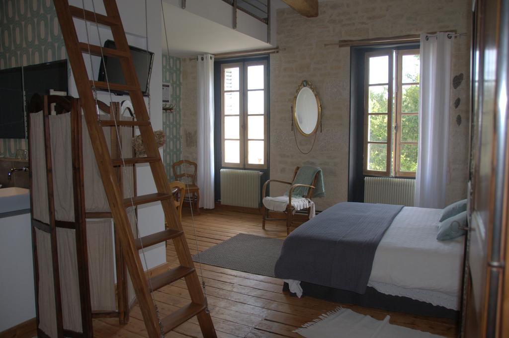 Les 2 Madeleine Bed & Breakfast Saint-Saturnin-du-Bois Ngoại thất bức ảnh