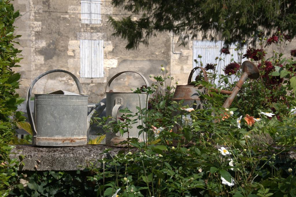 Les 2 Madeleine Bed & Breakfast Saint-Saturnin-du-Bois Ngoại thất bức ảnh