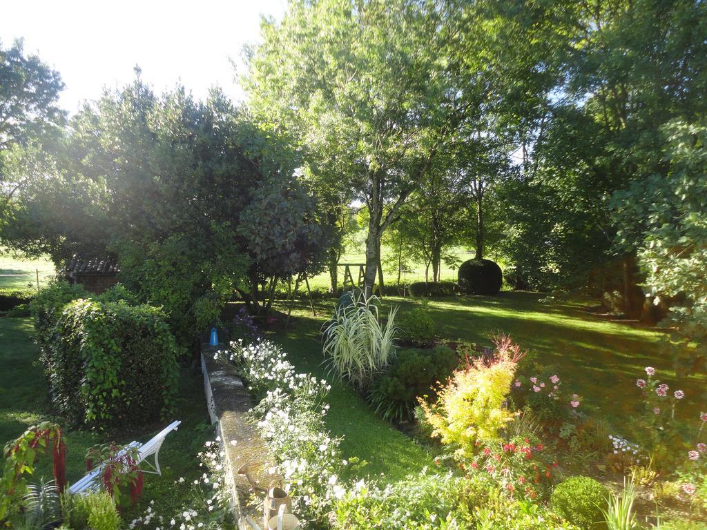 Les 2 Madeleine Bed & Breakfast Saint-Saturnin-du-Bois Ngoại thất bức ảnh