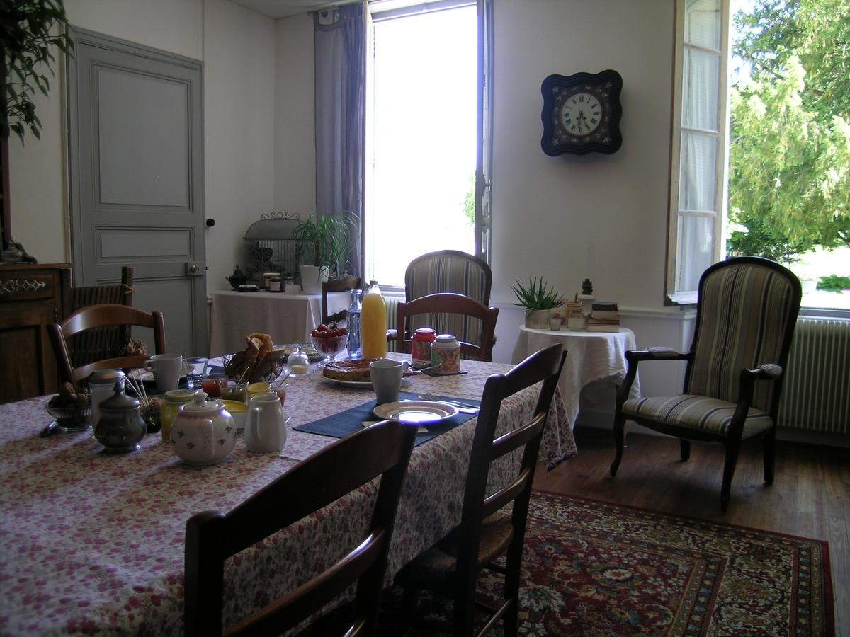Les 2 Madeleine Bed & Breakfast Saint-Saturnin-du-Bois Ngoại thất bức ảnh