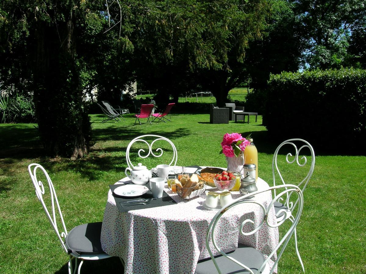 Les 2 Madeleine Bed & Breakfast Saint-Saturnin-du-Bois Ngoại thất bức ảnh