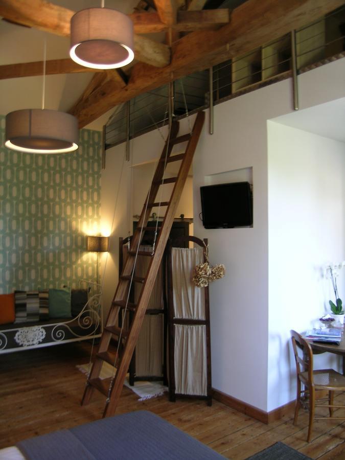 Les 2 Madeleine Bed & Breakfast Saint-Saturnin-du-Bois Ngoại thất bức ảnh