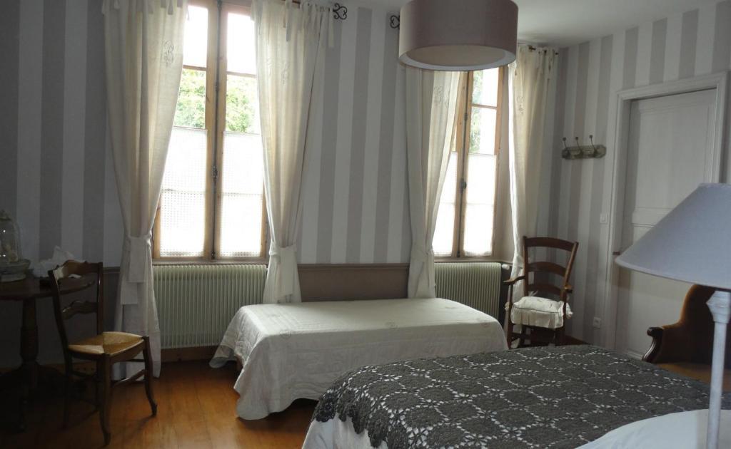 Les 2 Madeleine Bed & Breakfast Saint-Saturnin-du-Bois Ngoại thất bức ảnh