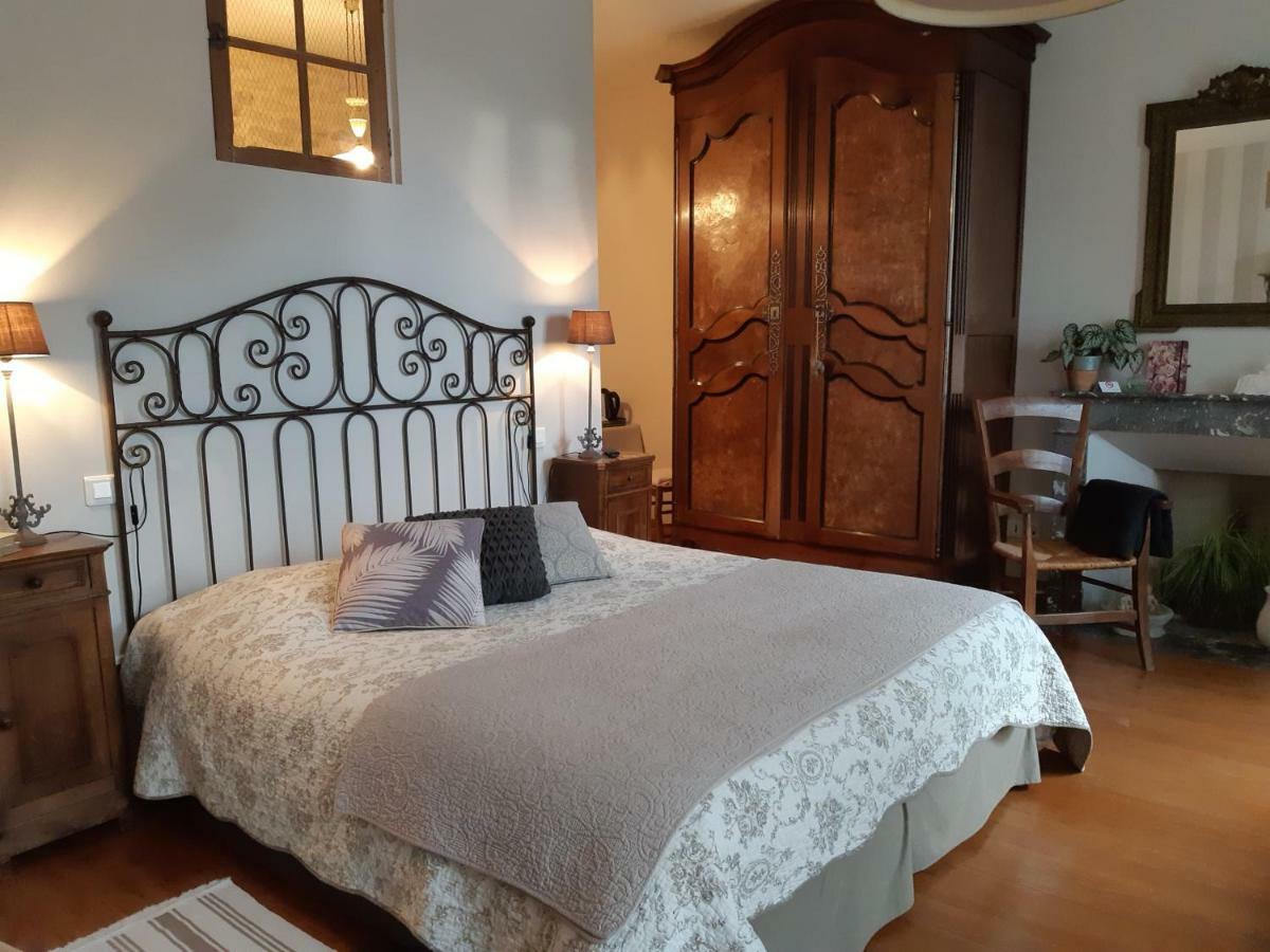 Les 2 Madeleine Bed & Breakfast Saint-Saturnin-du-Bois Ngoại thất bức ảnh