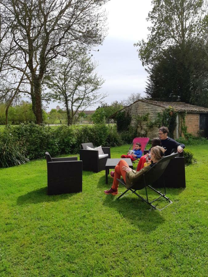 Les 2 Madeleine Bed & Breakfast Saint-Saturnin-du-Bois Ngoại thất bức ảnh