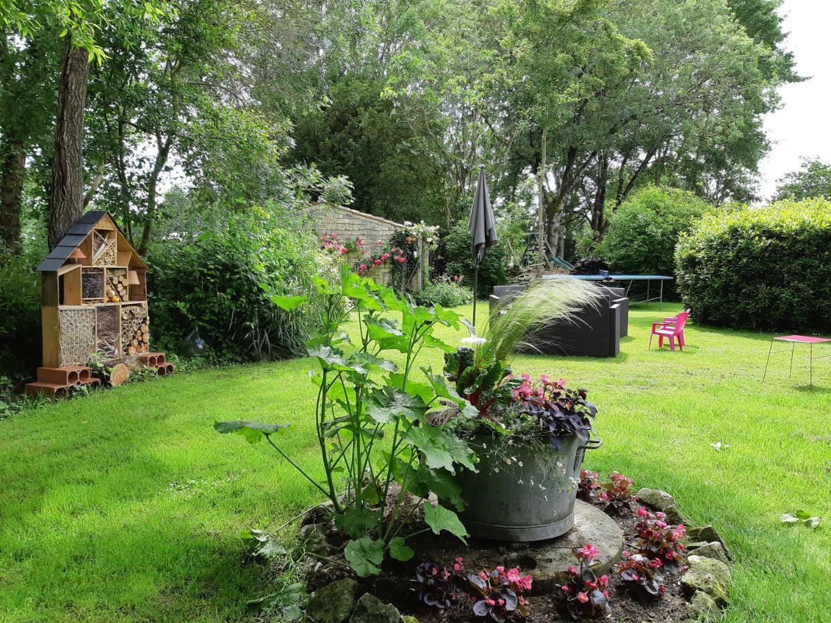 Les 2 Madeleine Bed & Breakfast Saint-Saturnin-du-Bois Ngoại thất bức ảnh
